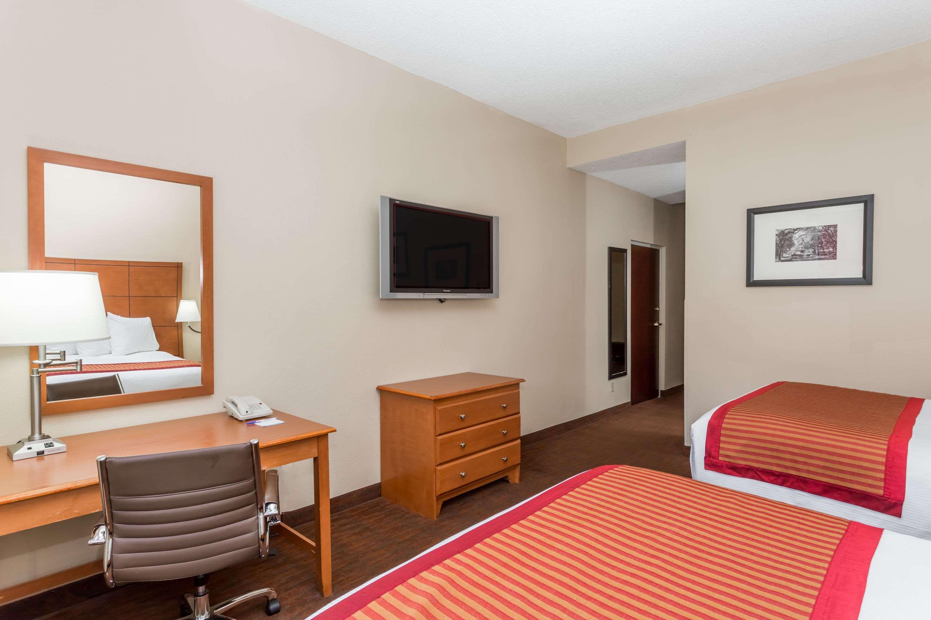 Baymont By Wyndham Savannah/Garden City Port Wentworth Extérieur photo